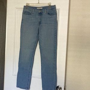 Levi Strauss and Company classic Street light wash blue Jean